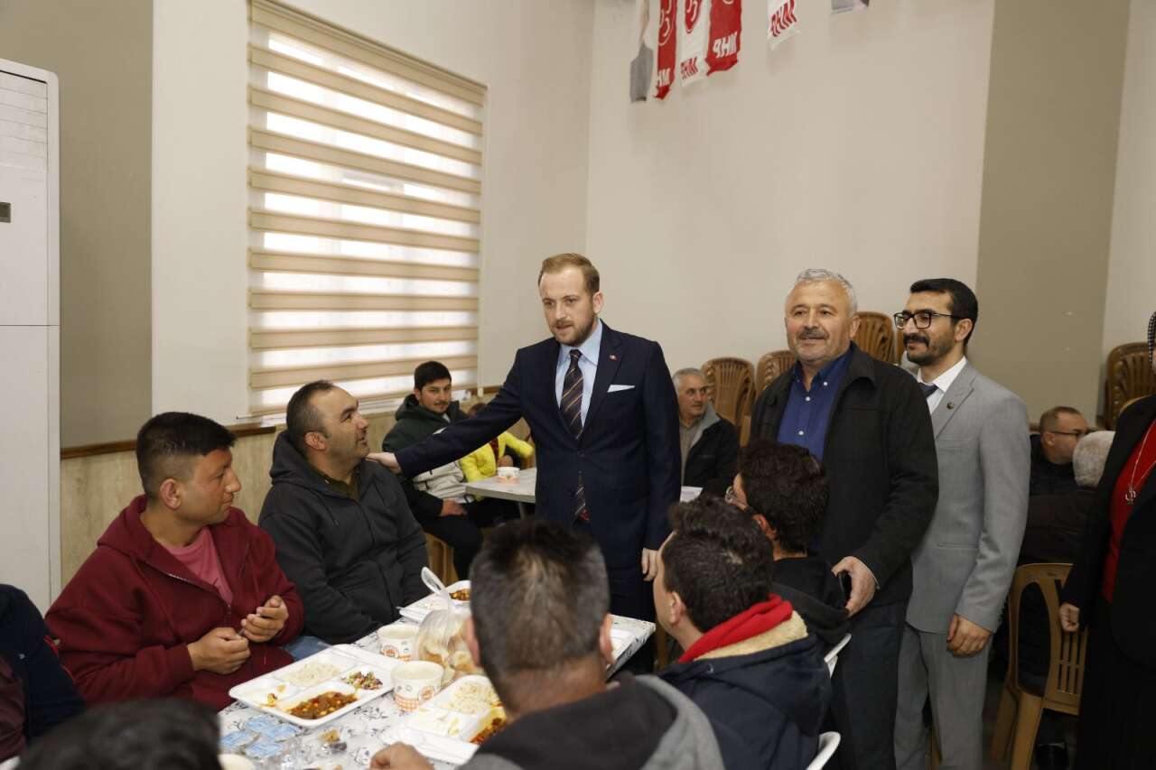 MHP Muğla İl  Başkanı Burak Demirel Kavaklıdere’de Vatandaşlarla Aynı Sofrada Buluştu 5